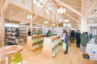 The interior of the Donguri Anne Public Library, built with Canadian wood products, in Noturi, Japan. (Photo: Fumihiko Oki, the Vancouver Sun)