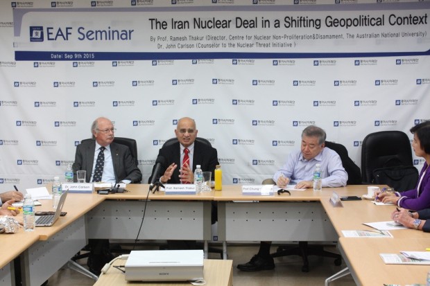 The forum was moderated by Moon Chung In, professor in department of political science in Yonsei University, hosting a large variety of journalists to discuss different aspects of Iran nuclear deal. (credits: East Asia Foundation)