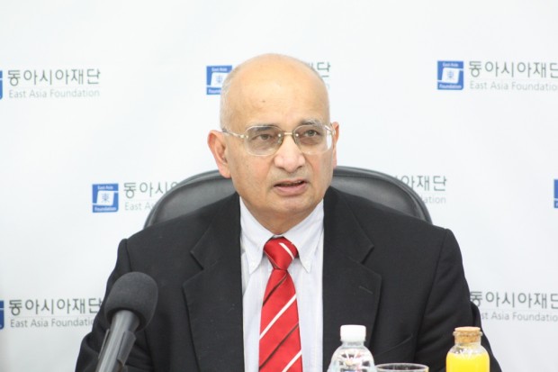 Prof. Ramesh Thakur, director of center for nuclear non-proliferation and disarmament, Australia National University (credits: East Asia Foundation)