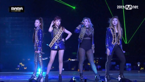 One of the 2015 MAMA performances by the female group "2NE1"