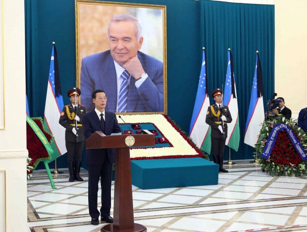 (160904) -- SAMARKAND, Sept. 4, 2016 (Xinhua) -- Chinese Vice Premier Zhang Gaoli speaks at the funeral of Uzbek President Islam Karimov in Samarkand Sept. 3, 2016. Zhang Gaoli, special envoy of Chinese President Xi Jinping, attended the funeral of Islam Karimov in his home city of Samarkand on Saturday. (Xinhua/Liu Weibing) (wyo)