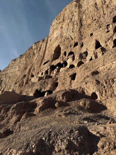 The towering Bamiyan Buddhist ruins. Bamiyan is a heritage of human history that proves that ancient Buddhism was prevalent in Afghanistan. This is a place I really wanted to introduce someday, and it became the final destination of my coverage of Afghanistan.