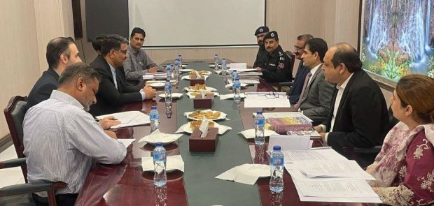 Iranian Consul General meets officials of Home Department of Sindh province in Karachi - Photo courtesy Sindh Information Department 